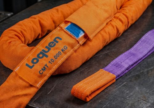 Flat webbing sling or round sling?