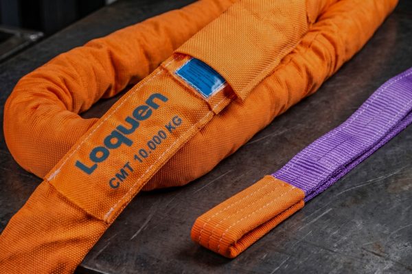 Flat webbing sling or round sling?